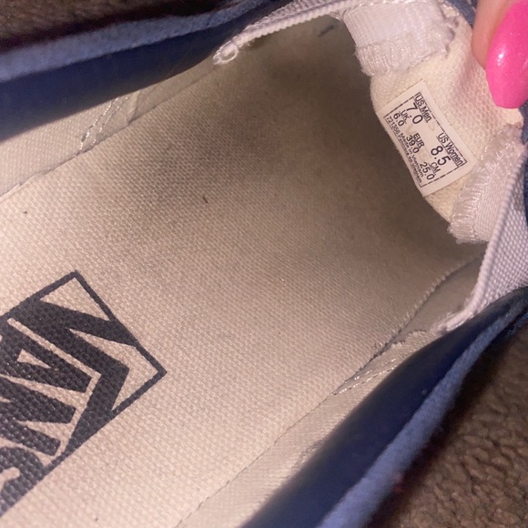 Vans - Picture 3 of 3